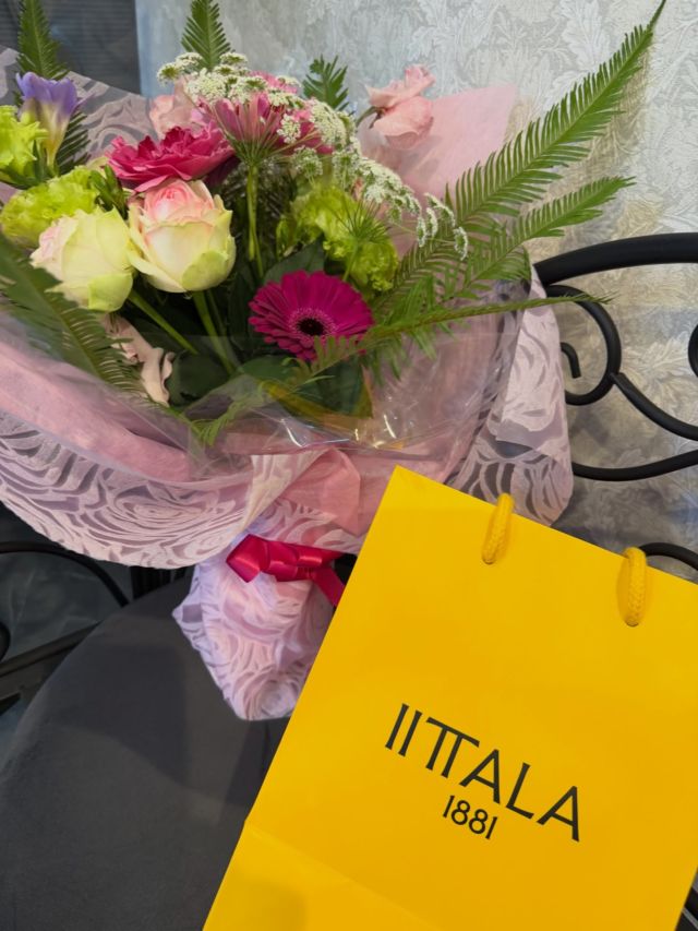 20代女性、成婚退会のお祝いをレストランいしだで。

彼女とは、心の深いところまでたくさん話をしてきました。 
私にとっても、忘れられない婚活のひとつです。

自分をよく知ることは、人生の武器になる。 
彼女を選んだのは、やっぱりね、と思う男性でした。

そこにたどり着くまでには、たくさんのストーリーがあります。

ブライダルプノノは、一人ひとりの背景にあるものを大切にしています。

桜も満開。 
今年もここから、また始まります🌸

#成婚退会 
#20代婚活 
#婚活ストーリー 
#自分を知る 
#本音の婚活